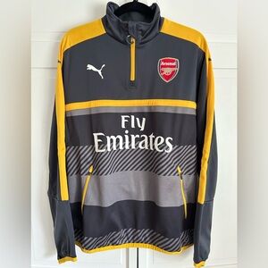 Arsenal size large, dry cell pullover with pockets
